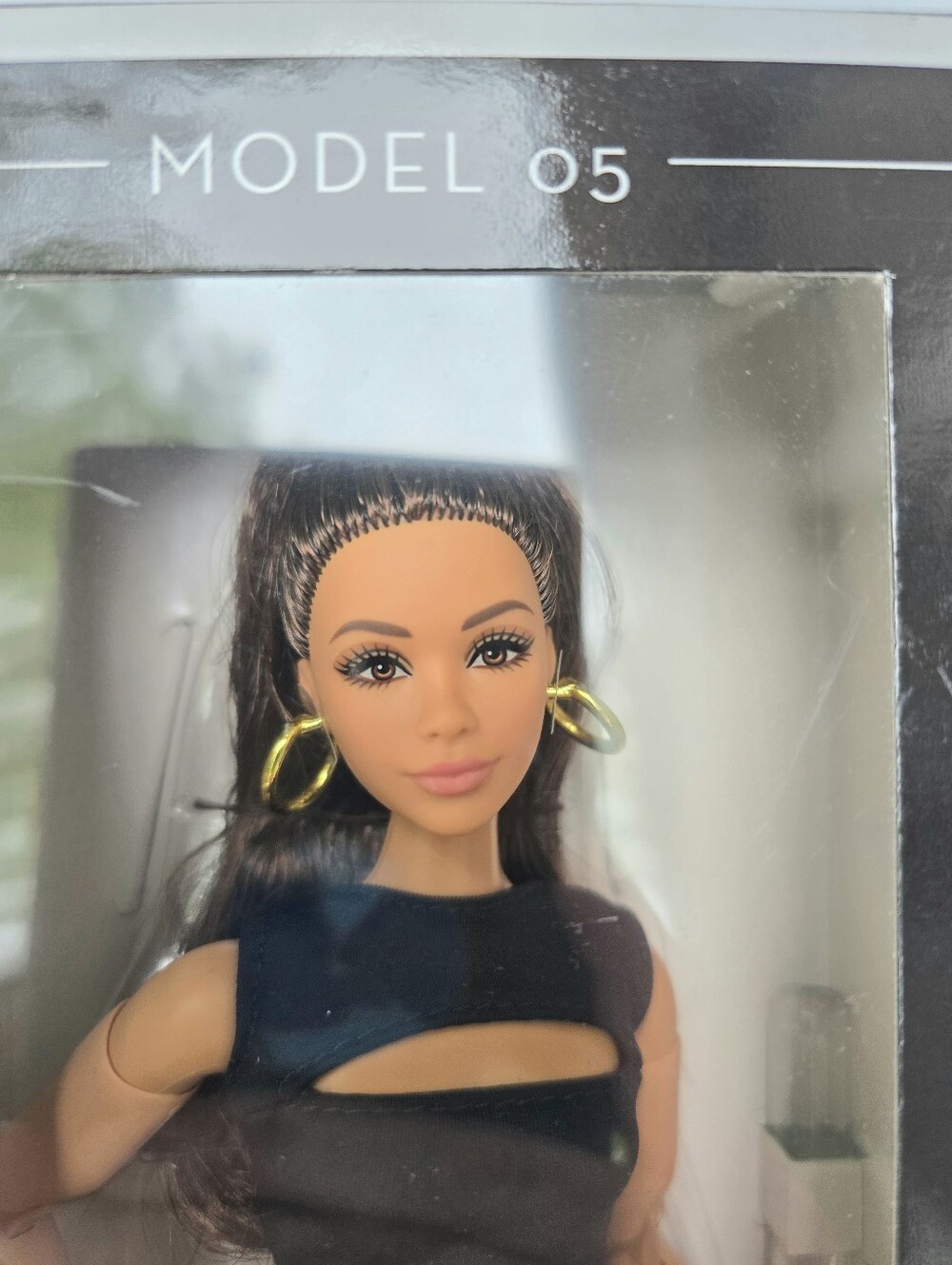 Barbie Basics Doll 5 - Picture 5 of 14